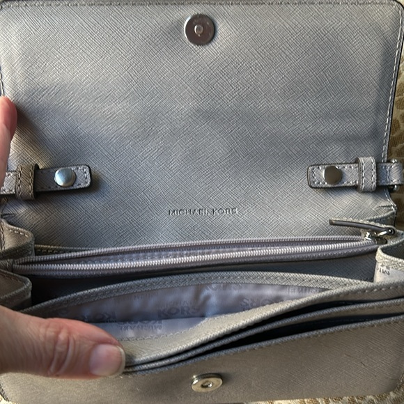 Michael Kors crossbody convertible - Picture 6 of 6